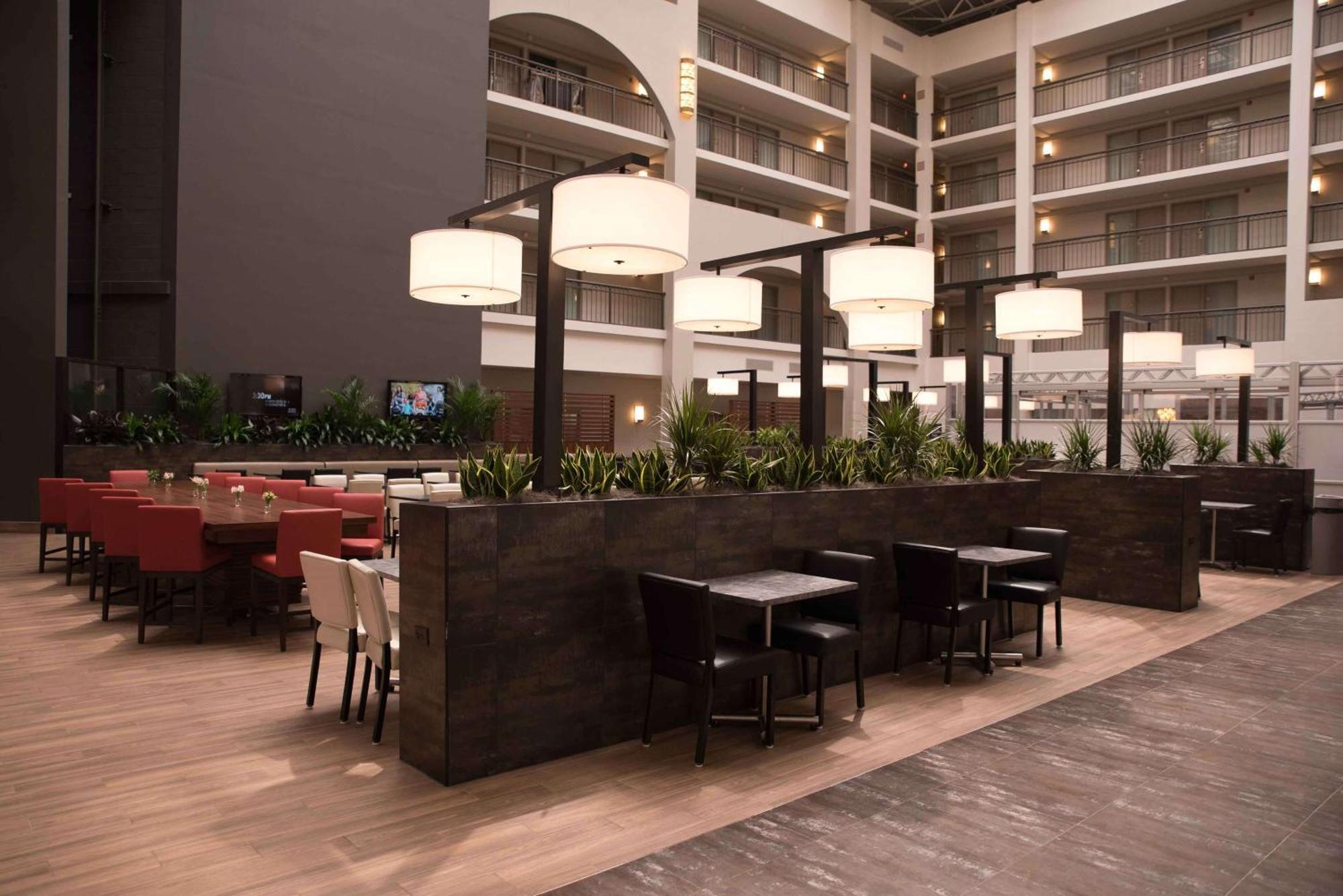 Embassy Suites By Hilton Detroit - Livonia/Novi Exterior foto