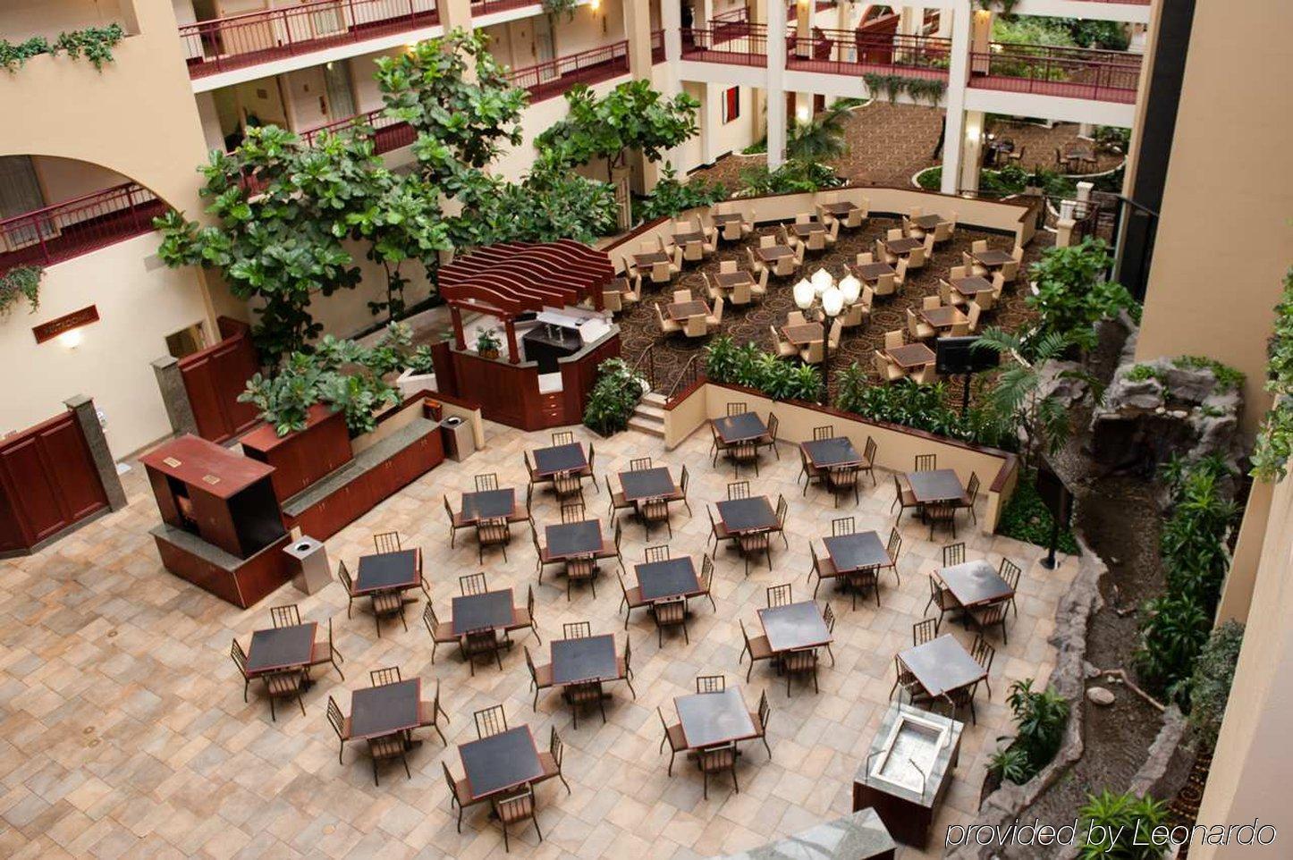 Embassy Suites By Hilton Detroit - Livonia/Novi Exterior foto