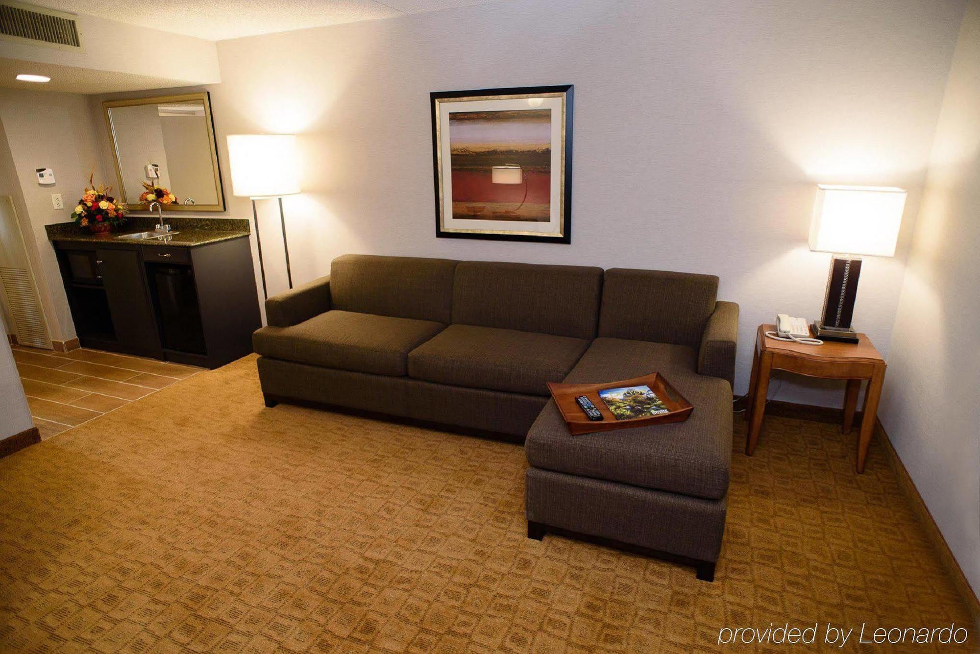 Embassy Suites By Hilton Detroit - Livonia/Novi Exterior foto